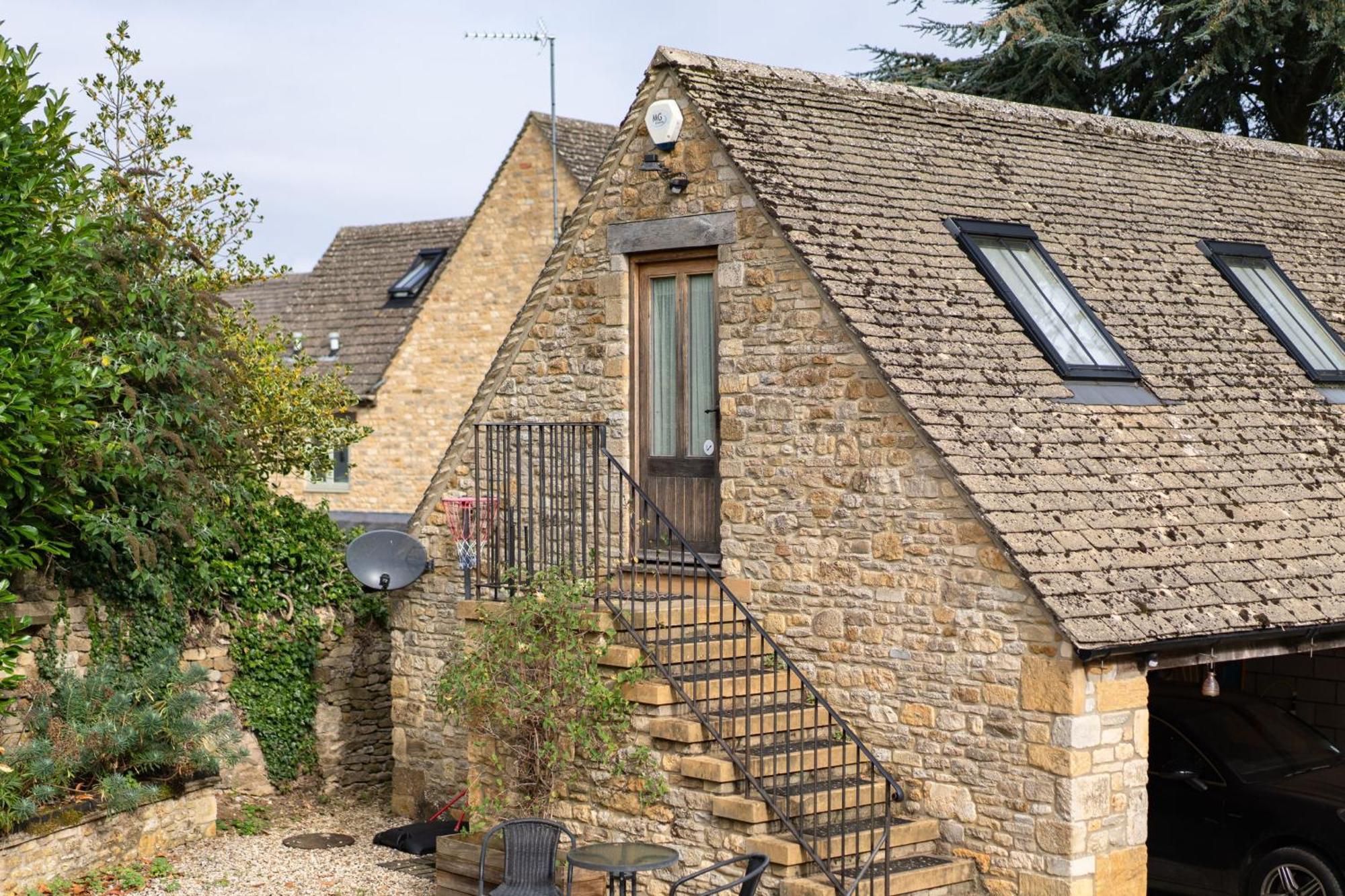 The Nest At Robins Roost Little Rissington